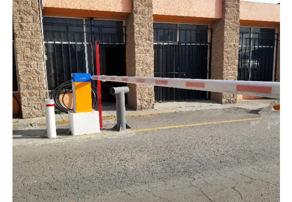 Pluma vehicular de 6m de brazo industrial
