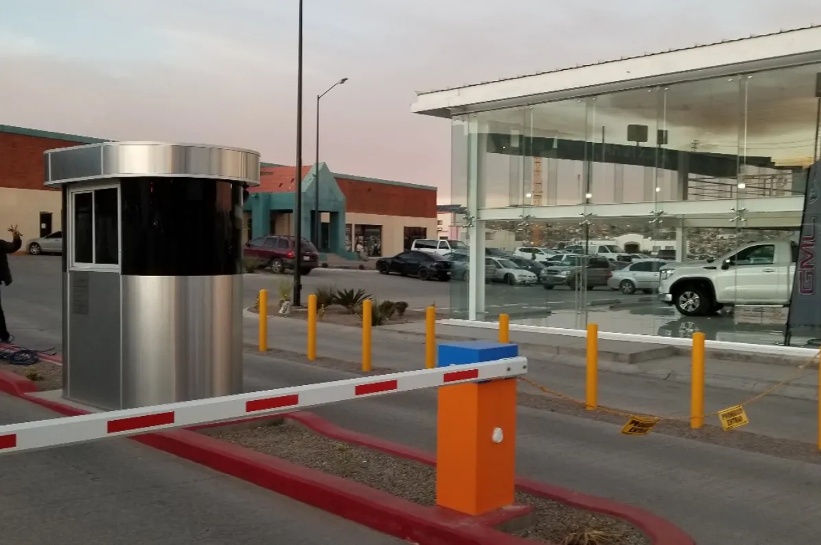 Entrada de estacionamiento automatizado